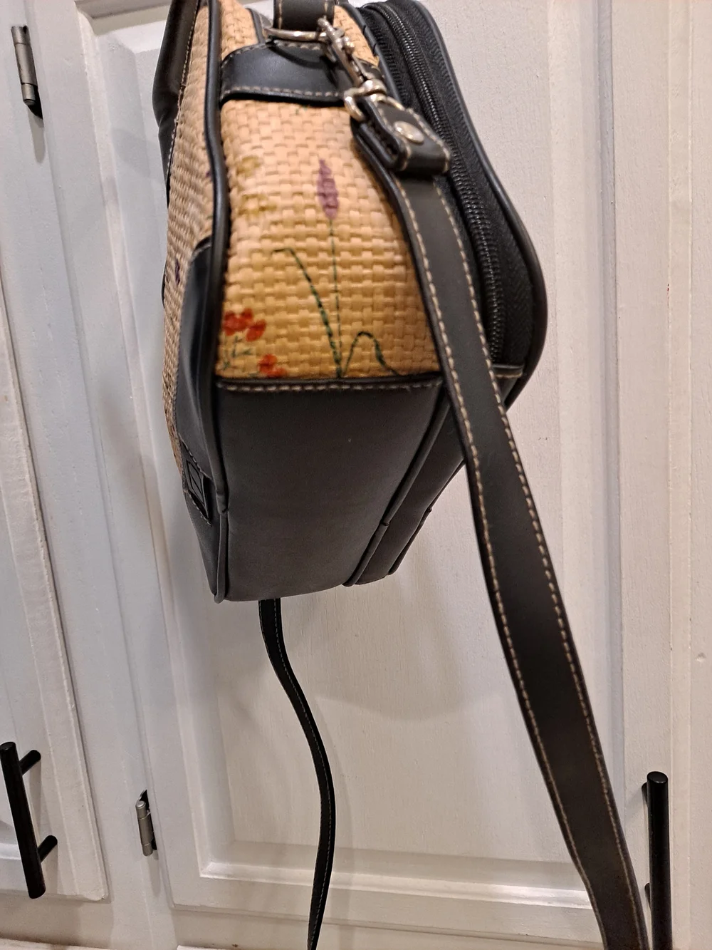 Stone Mountain Vintage Y2k Handpainted Floral Woven Straw Dome Satchel
